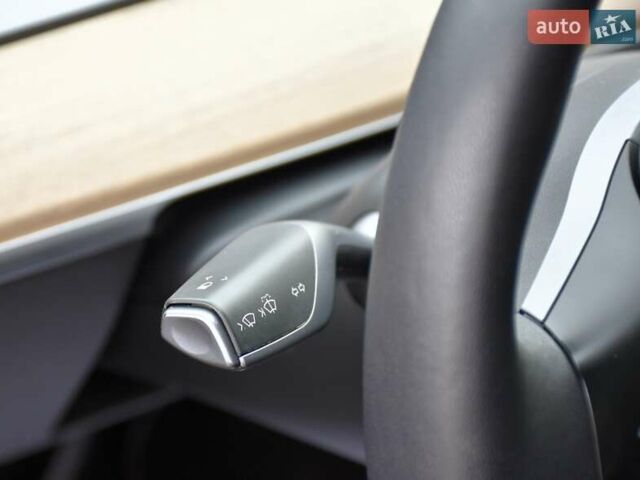 Черный Тесла Model Y, объемом двигателя 0 л и пробегом 73 тыс. км за 25950 $, фото 39 на Automoto.ua