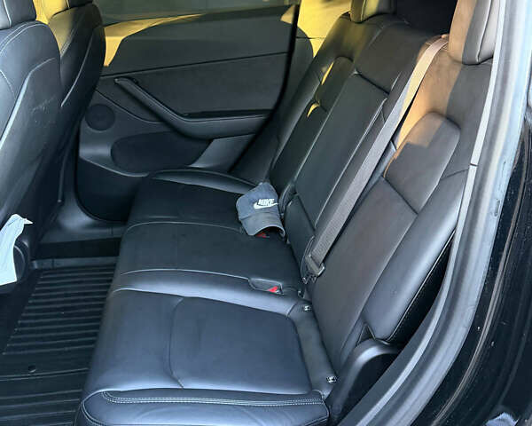 Черный Тесла Model Y, объемом двигателя 0 л и пробегом 60 тыс. км за 27500 $, фото 6 на Automoto.ua