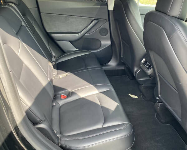Черный Тесла Model Y, объемом двигателя 0 л и пробегом 45 тыс. км за 21600 $, фото 18 на Automoto.ua