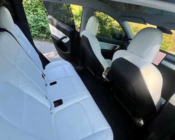 Черный Тесла Model Y, объемом двигателя 0 л и пробегом 82 тыс. км за 30000 $, фото 3 на Automoto.ua