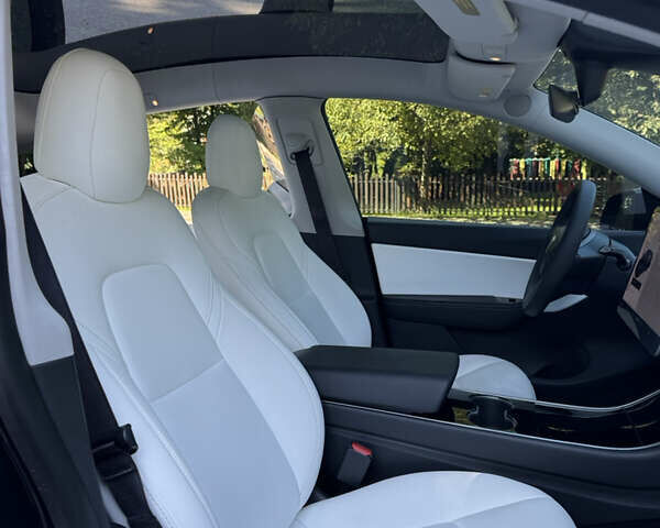 Черный Тесла Model Y, объемом двигателя 0 л и пробегом 113 тыс. км за 22222 $, фото 10 на Automoto.ua