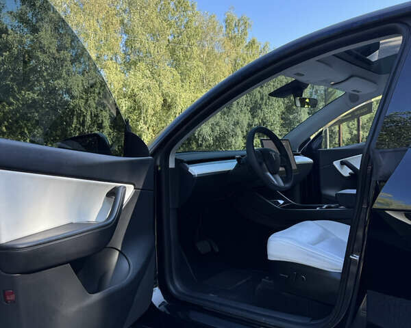 Черный Тесла Model Y, объемом двигателя 0 л и пробегом 113 тыс. км за 22222 $, фото 15 на Automoto.ua