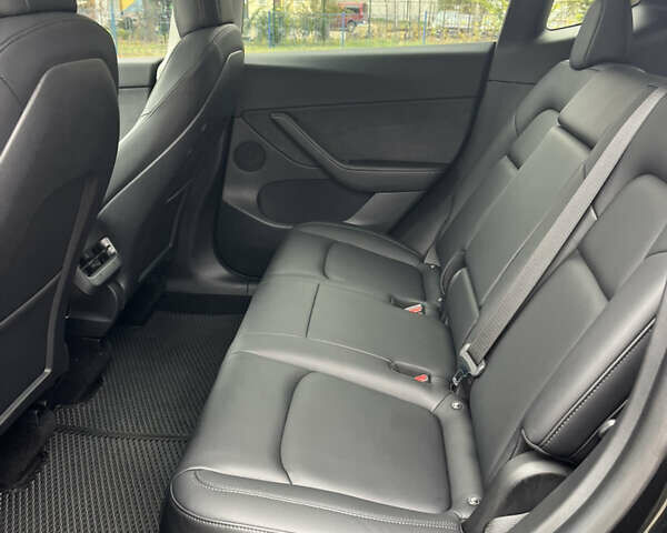 Черный Тесла Model Y, объемом двигателя 0 л и пробегом 5 тыс. км за 24999 $, фото 7 на Automoto.ua