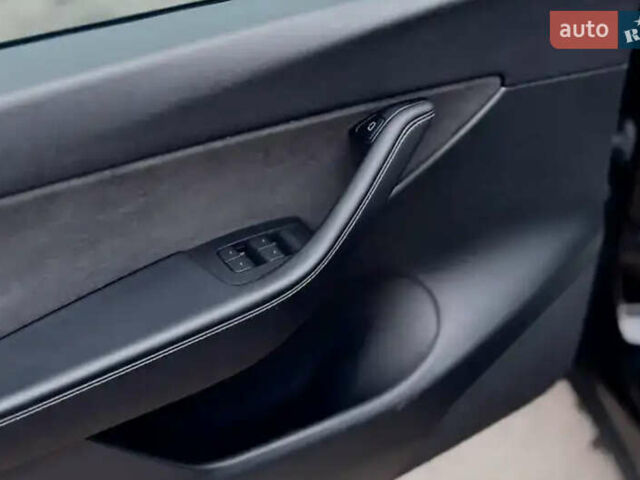 Черный Тесла Model Y, объемом двигателя 0 л и пробегом 162 тыс. км за 25700 $, фото 16 на Automoto.ua