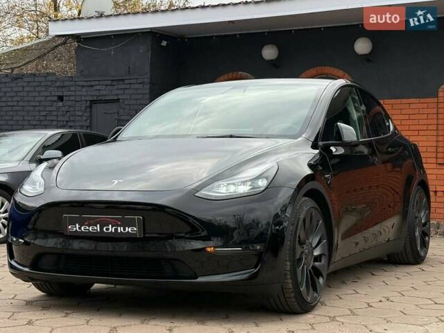 Черный Тесла Model Y, объемом двигателя 0 л и пробегом 141 тыс. км за 23999 $, фото 1 на Automoto.ua