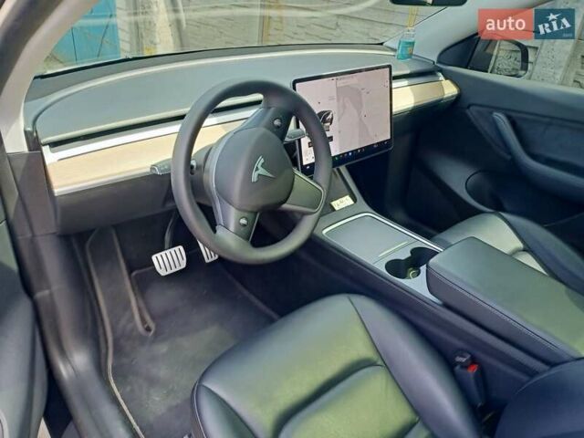 Черный Тесла Model Y, объемом двигателя 0 л и пробегом 60 тыс. км за 26500 $, фото 2 на Automoto.ua