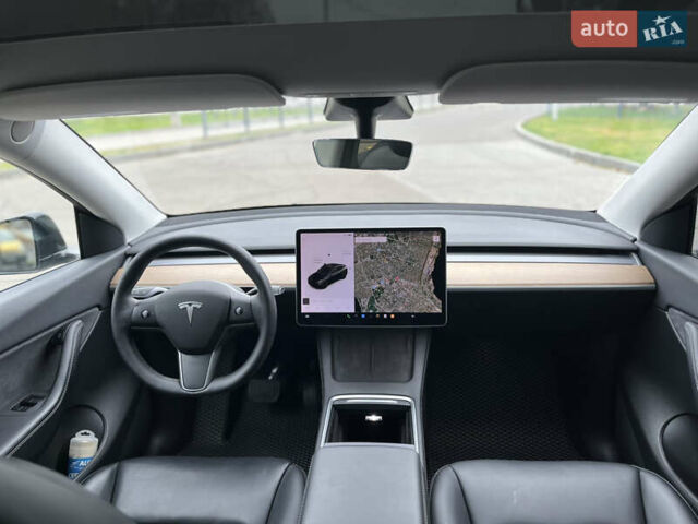 Черный Тесла Model Y, объемом двигателя 0 л и пробегом 5 тыс. км за 24999 $, фото 6 на Automoto.ua