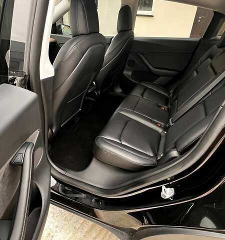 Чорний Тесла Model Y, об'ємом двигуна 0 л та пробігом 73 тис. км за 27999 $, фото 15 на Automoto.ua
