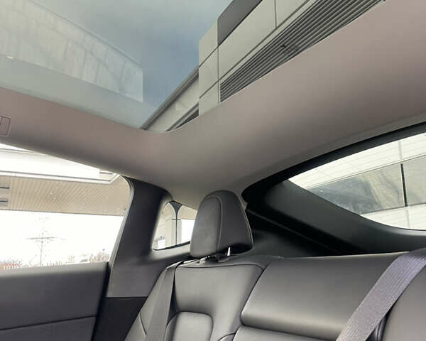 Черный Тесла Model Y, объемом двигателя 0 л и пробегом 42 тыс. км за 33000 $, фото 16 на Automoto.ua