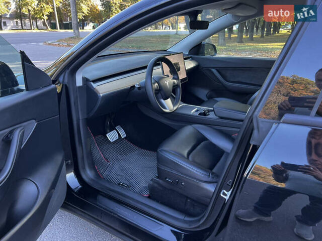 Черный Тесла Model Y, объемом двигателя 0 л и пробегом 83 тыс. км за 30000 $, фото 5 на Automoto.ua