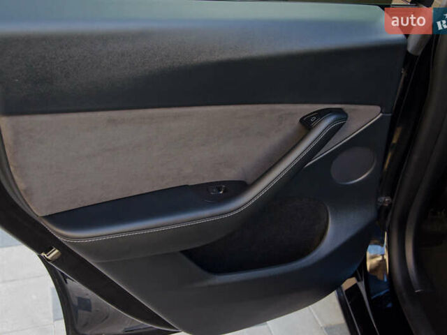 Чорний Тесла Model Y, об'ємом двигуна 0 л та пробігом 130 тис. км за 25500 $, фото 45 на Automoto.ua