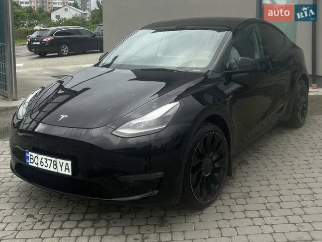 Черный Тесла Model Y, объемом двигателя 0 л и пробегом 28 тыс. км за 35990 $, фото 1 на Automoto.ua