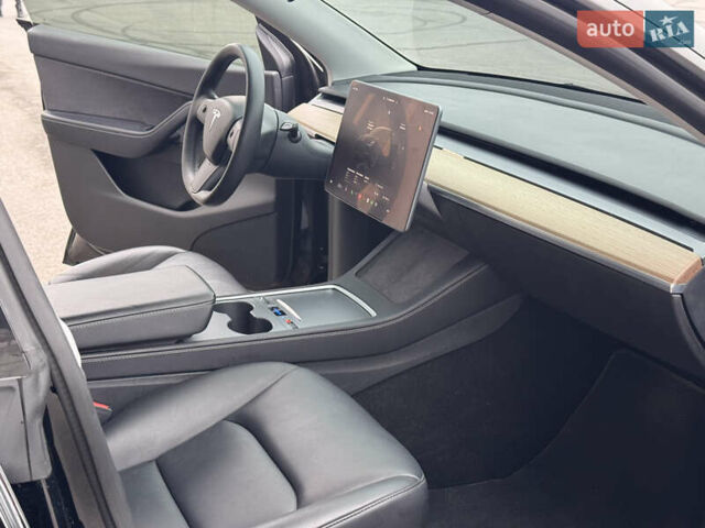 Черный Тесла Model Y, объемом двигателя 0 л и пробегом 68 тыс. км за 25000 $, фото 10 на Automoto.ua