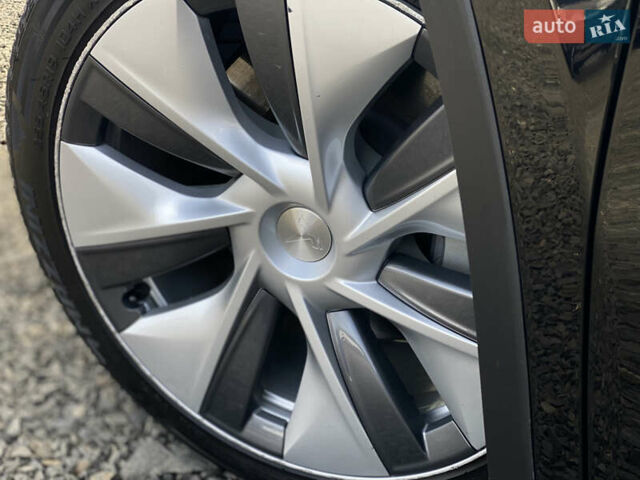 Тесла Model Y 2022 у Луцьку на Automoto.ua Чорний Тесла Model Y, об'ємом двигуна 0 л та пробігом 224 тис. км за 27500 $, фото 39 на Automoto.ua