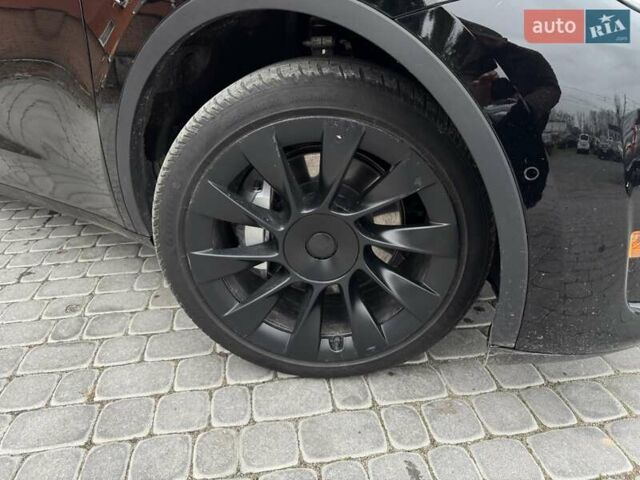 Черный Тесла Model Y, объемом двигателя 0 л и пробегом 45 тыс. км за 25999 $, фото 3 на Automoto.ua