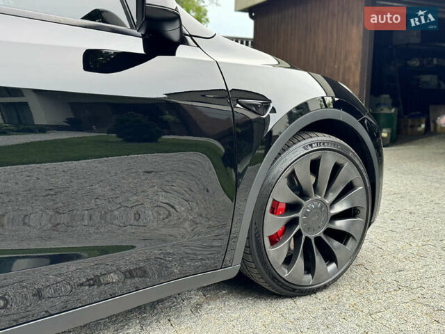 Черный Тесла Model Y, объемом двигателя 0 л и пробегом 51 тыс. км за 33500 $, фото 3 на Automoto.ua