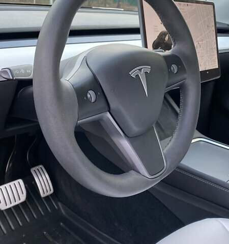 Черный Тесла Model Y, объемом двигателя 0 л и пробегом 34 тыс. км за 35400 $, фото 3 на Automoto.ua