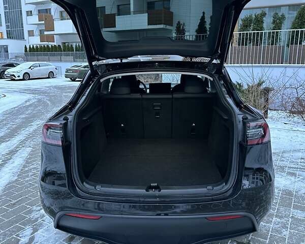Чорний Тесла Model Y, об'ємом двигуна 0 л та пробігом 27 тис. км за 29000 $, фото 18 на Automoto.ua