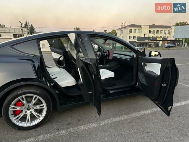 Черный Тесла Model Y, объемом двигателя 0 л и пробегом 135 тыс. км за 26899 $, фото 26 на Automoto.ua
