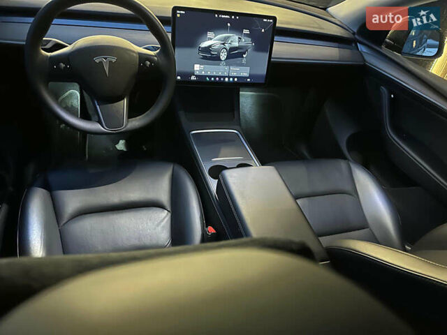 Черный Тесла Model Y, объемом двигателя 0 л и пробегом 33 тыс. км за 26900 $, фото 18 на Automoto.ua