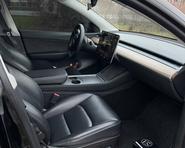 Чорний Тесла Model Y, об'ємом двигуна 0 л та пробігом 88 тис. км за 29999 $, фото 17 на Automoto.ua