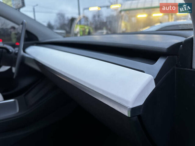 Черный Тесла Model Y, объемом двигателя 0 л и пробегом 85 тыс. км за 28000 $, фото 42 на Automoto.ua