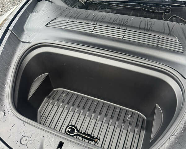 Черный Тесла Model Y, объемом двигателя 0 л и пробегом 224 тыс. км за 27500 $, фото 34 на Automoto.ua