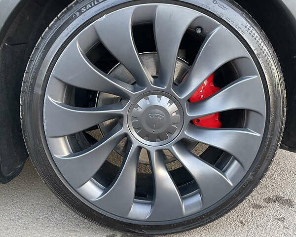 Черный Тесла Model Y, объемом двигателя 0 л и пробегом 83 тыс. км за 25900 $, фото 32 на Automoto.ua