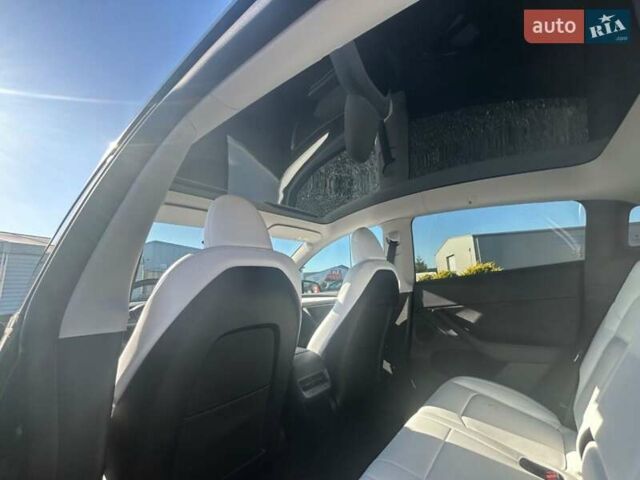 Черный Тесла Model Y, объемом двигателя 0 л и пробегом 10 тыс. км за 28999 $, фото 9 на Automoto.ua