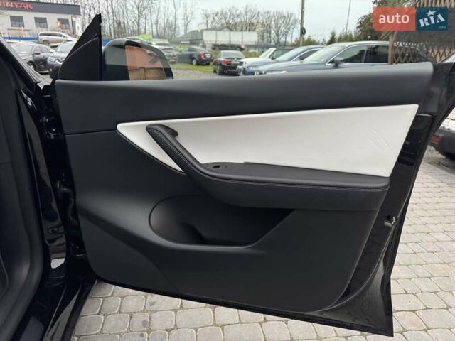Черный Тесла Model Y, объемом двигателя 0 л и пробегом 45 тыс. км за 25999 $, фото 23 на Automoto.ua