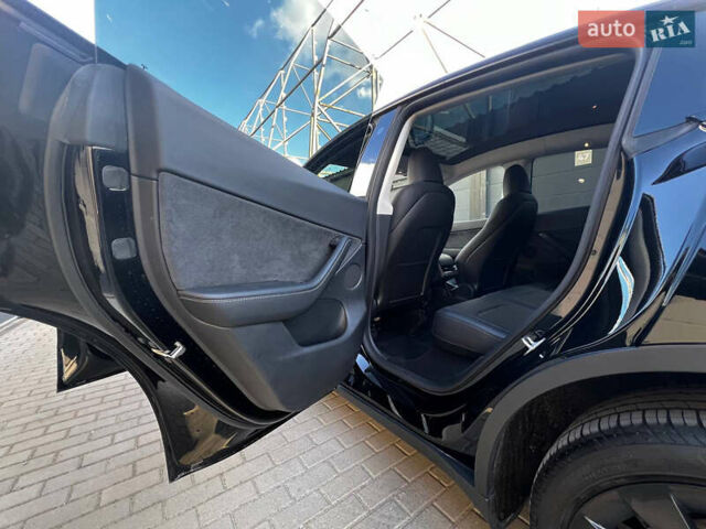 Черный Тесла Model Y, объемом двигателя 0 л и пробегом 6 тыс. км за 27900 $, фото 65 на Automoto.ua