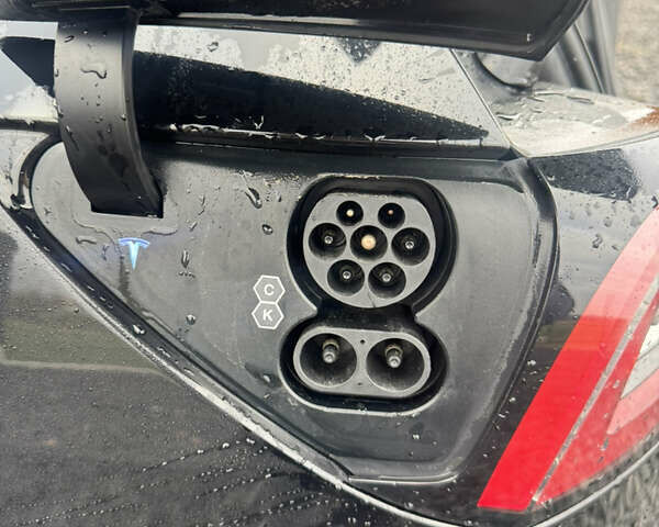Черный Тесла Model Y, объемом двигателя 0 л и пробегом 224 тыс. км за 27500 $, фото 24 на Automoto.ua