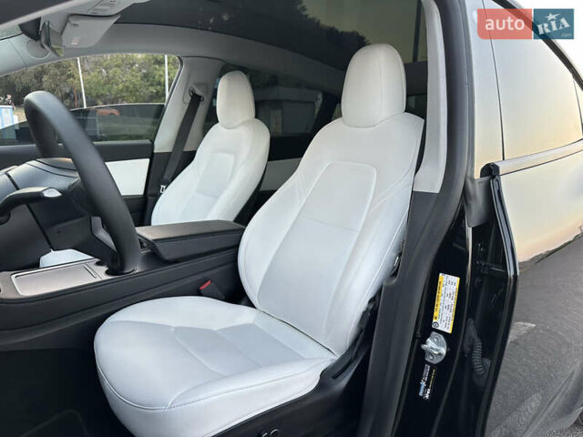 Чорний Тесла Model Y, об'ємом двигуна 0 л та пробігом 135 тис. км за 26499 $, фото 28 на Automoto.ua