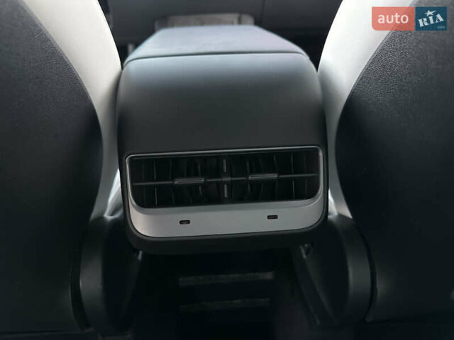 Чорний Тесла Model Y, об'ємом двигуна 0 л та пробігом 135 тис. км за 26499 $, фото 42 на Automoto.ua