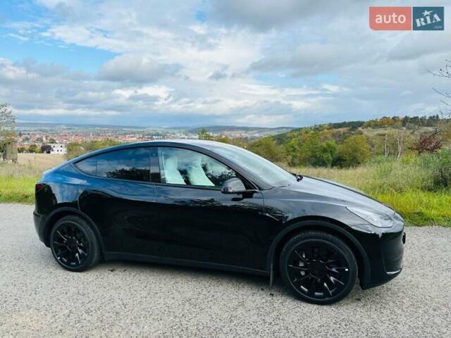 Черный Тесла Model Y, объемом двигателя 0 л и пробегом 10 тыс. км за 28999 $, фото 5 на Automoto.ua