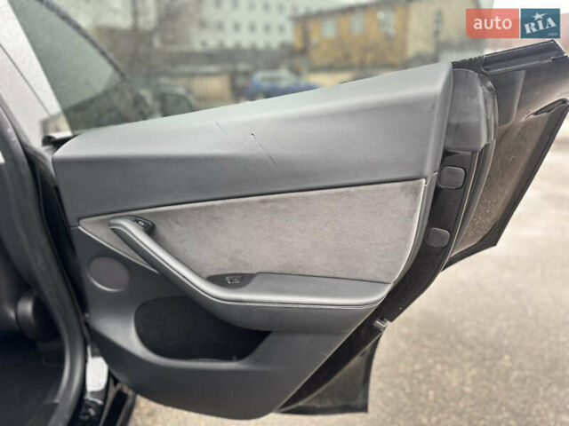 Чорний Тесла Model Y, об'ємом двигуна 0 л та пробігом 27 тис. км за 28900 $, фото 21 на Automoto.ua