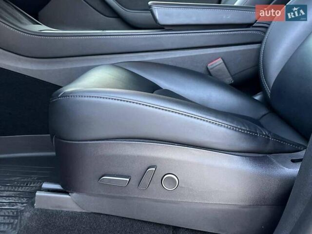 Черный Тесла Model Y, объемом двигателя 0 л и пробегом 73 тыс. км за 27890 $, фото 14 на Automoto.ua