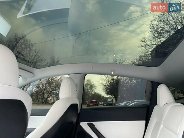 Черный Тесла Model Y, объемом двигателя 0 л и пробегом 34 тыс. км за 35400 $, фото 5 на Automoto.ua