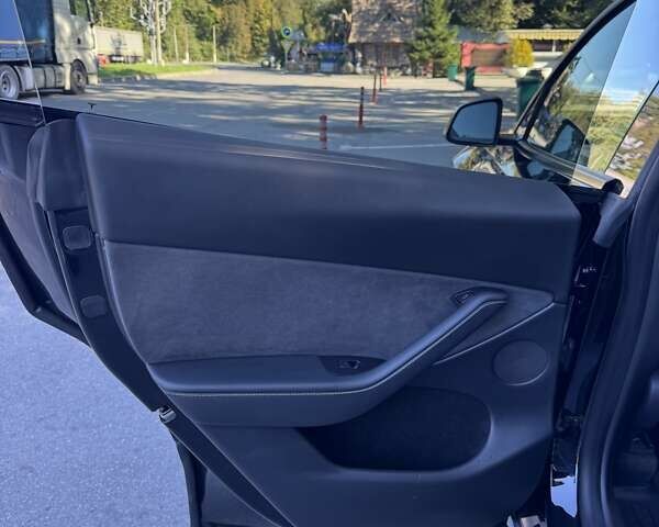 Чорний Тесла Model Y, об'ємом двигуна 0 л та пробігом 50 тис. км за 39500 $, фото 24 на Automoto.ua