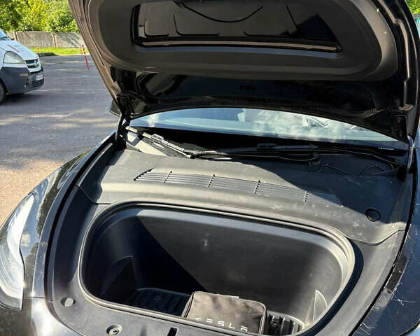 Тесла Model Y 2022 в Ровно на Automoto.ua Черный Тесла Model Y, объемом двигателя 0 л и пробегом 51 тыс. км за 23699 $, фото 14 на Automoto.ua