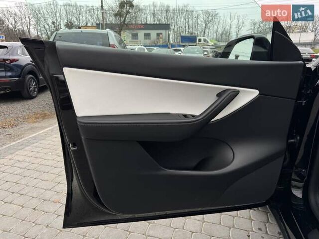 Черный Тесла Model Y, объемом двигателя 0 л и пробегом 45 тыс. км за 25999 $, фото 18 на Automoto.ua