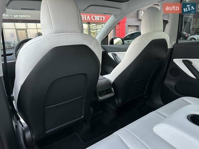 Черный Тесла Model Y, объемом двигателя 0 л и пробегом 135 тыс. км за 26899 $, фото 33 на Automoto.ua