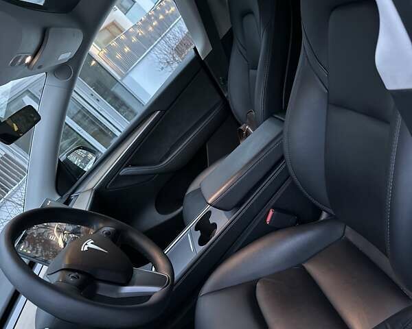 Чорний Тесла Model Y, об'ємом двигуна 0 л та пробігом 27 тис. км за 29000 $, фото 23 на Automoto.ua