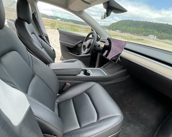 Черный Тесла Model Y, объемом двигателя 0 л и пробегом 83 тыс. км за 25500 $, фото 22 на Automoto.ua