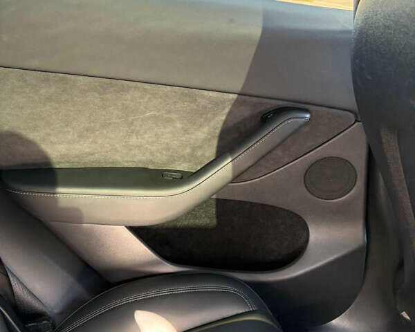 Черный Тесла Model Y, объемом двигателя 0 л и пробегом 51 тыс. км за 23699 $, фото 22 на Automoto.ua