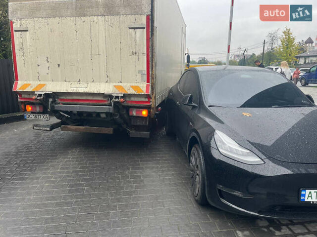 Чорний Тесла Model Y, об'ємом двигуна 0 л та пробігом 47 тис. км за 23700 $, фото 15 на Automoto.ua