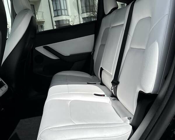 Черный Тесла Model Y, объемом двигателя 0 л и пробегом 222 тыс. км за 19999 $, фото 54 на Automoto.ua