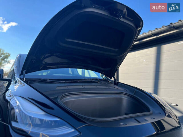 Черный Тесла Model Y, объемом двигателя 0 л и пробегом 6 тыс. км за 27900 $, фото 52 на Automoto.ua