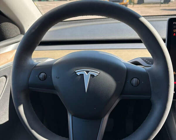 Черный Тесла Model Y, объемом двигателя 0 л и пробегом 51 тыс. км за 23699 $, фото 24 на Automoto.ua
