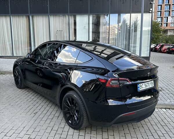 Черный Тесла Model Y, объемом двигателя 0 л и пробегом 11 тыс. км за 30300 $, фото 2 на Automoto.ua